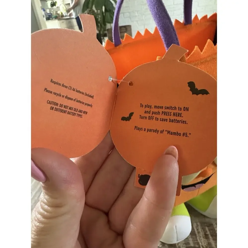 Hallmark Halloween Animated Toe Tappin Trick or Treat Talking Bag Does NOT Dance